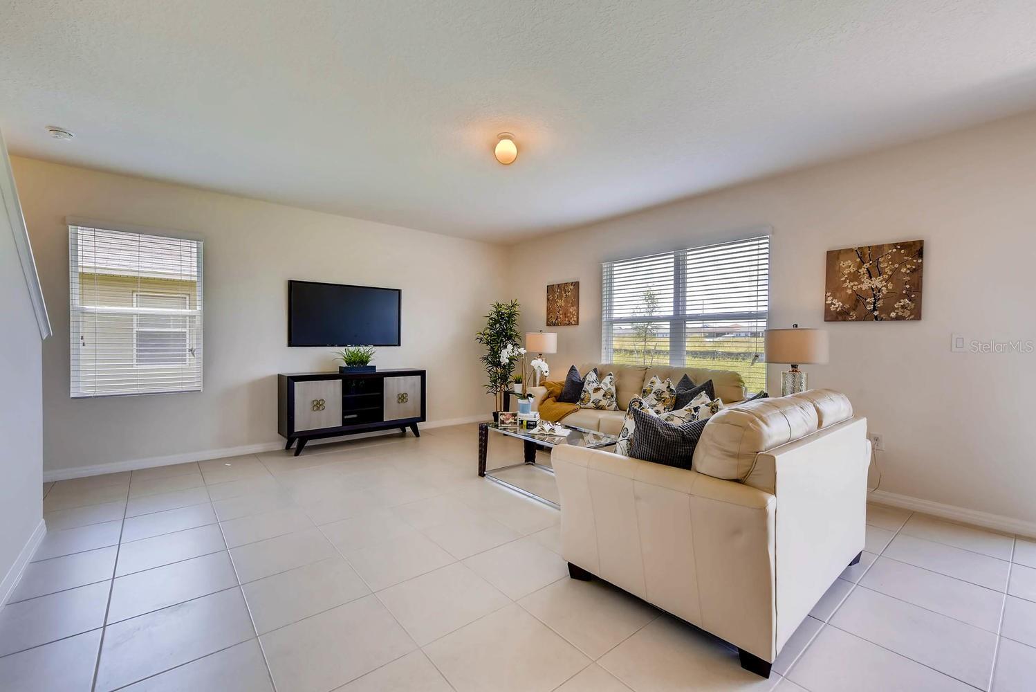 3813 Royal Azalea Way Property Photo 5