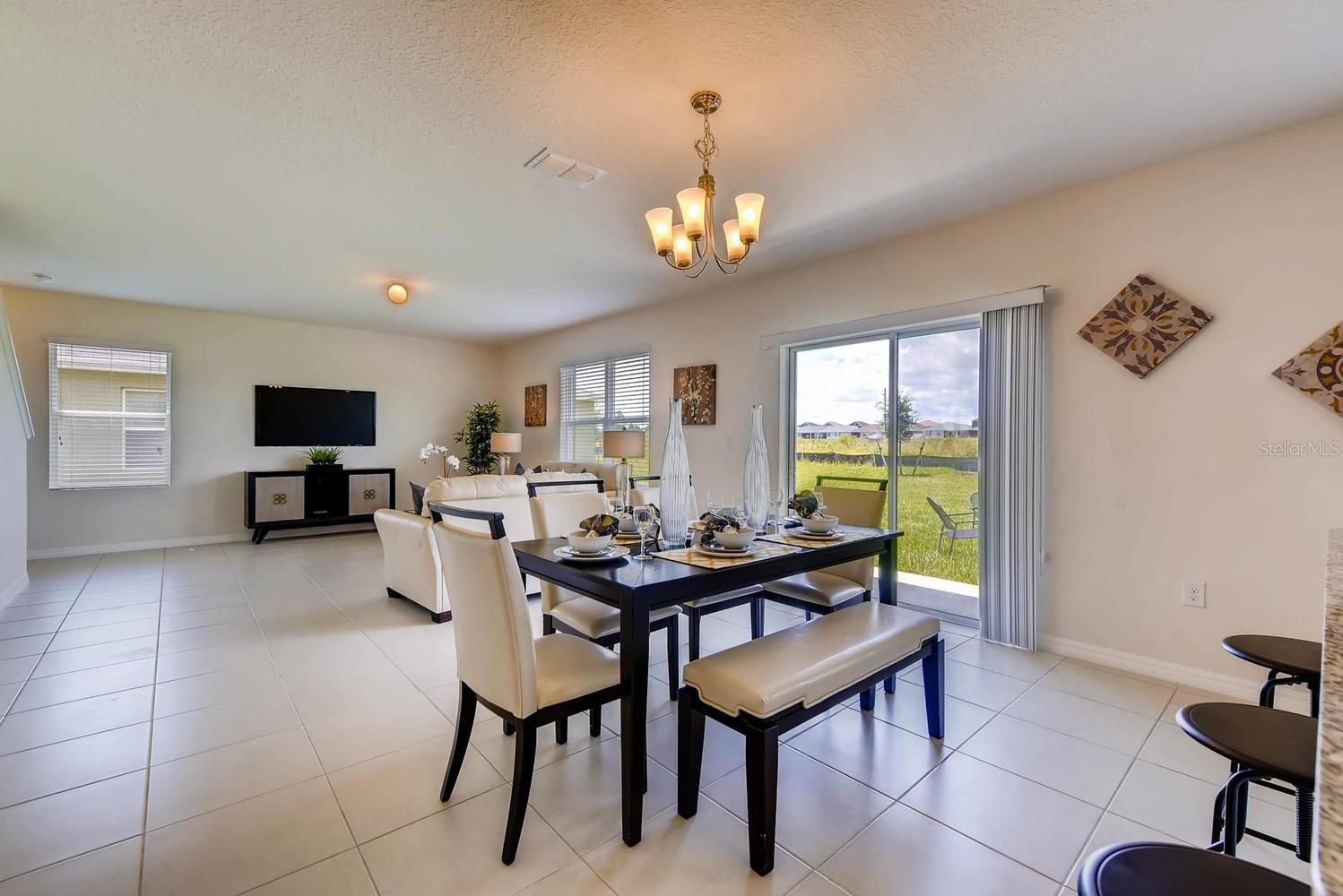 3813 Royal Azalea Way Property Photo 6