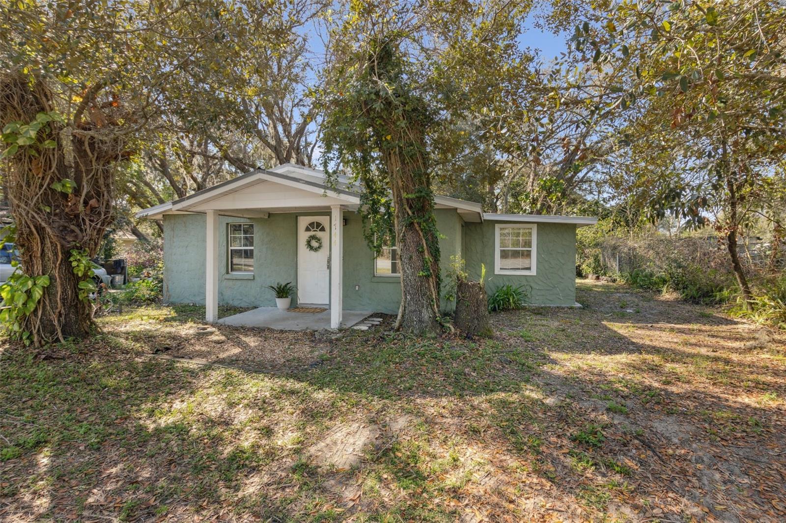 1744 E Welch Rd Property Photo
