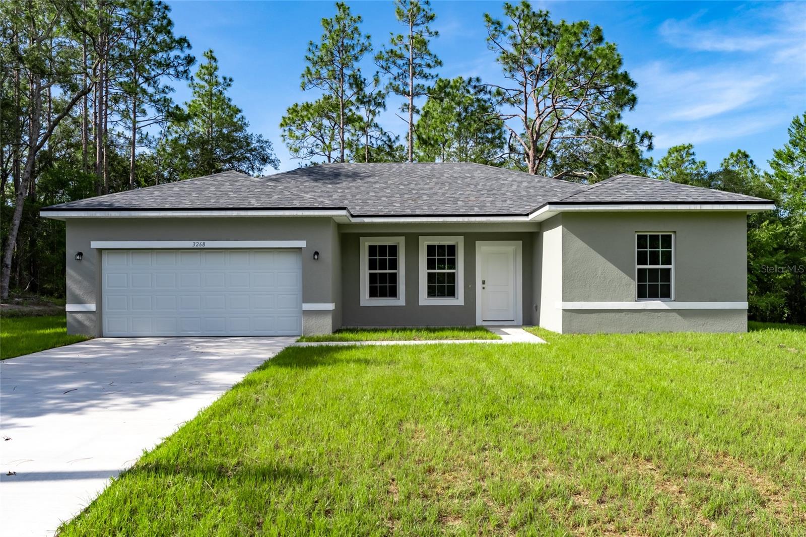 3268 W Montgomery Ln Property Photo 1