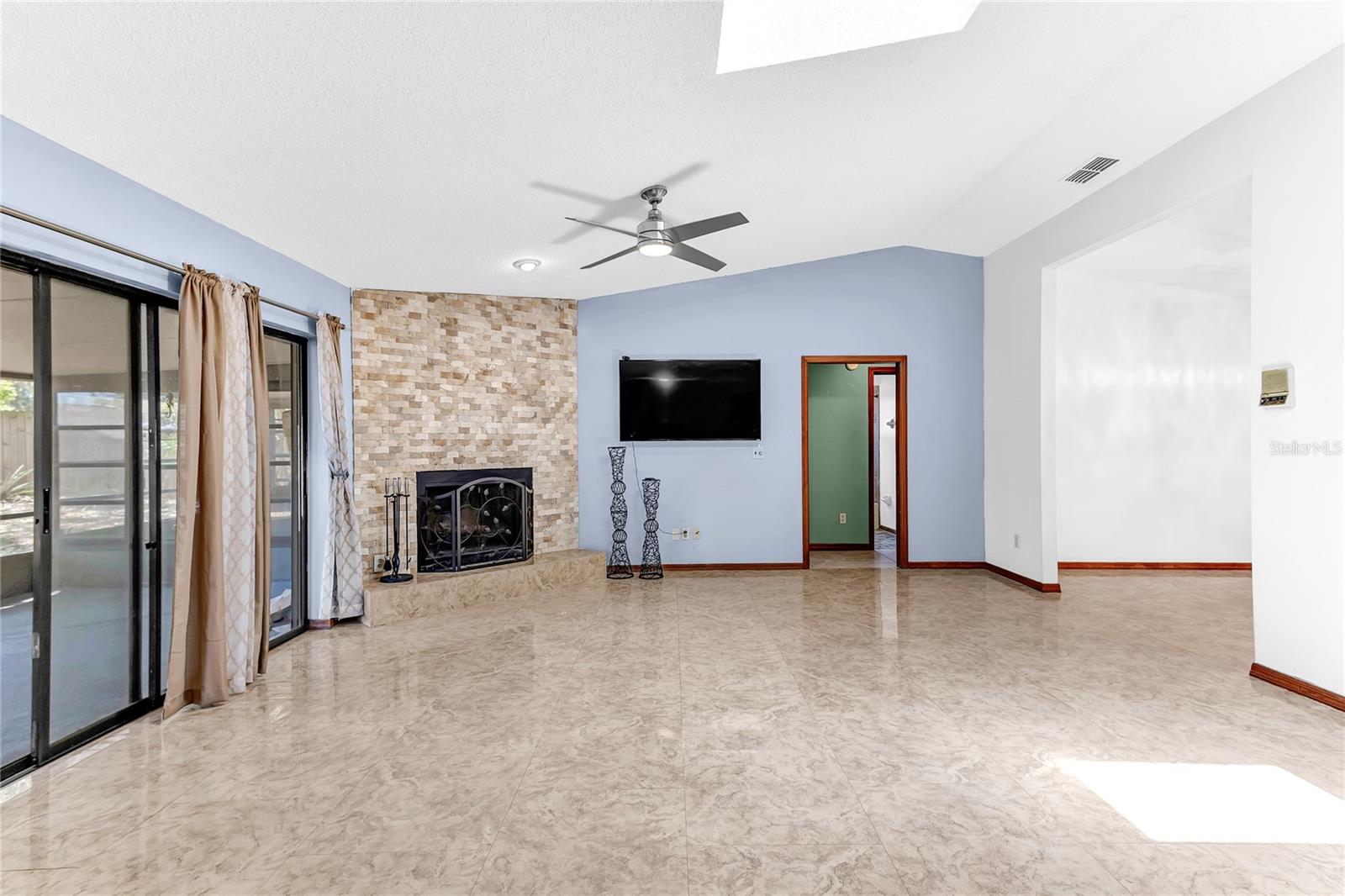 3547 Medford Rd Property Photo 5