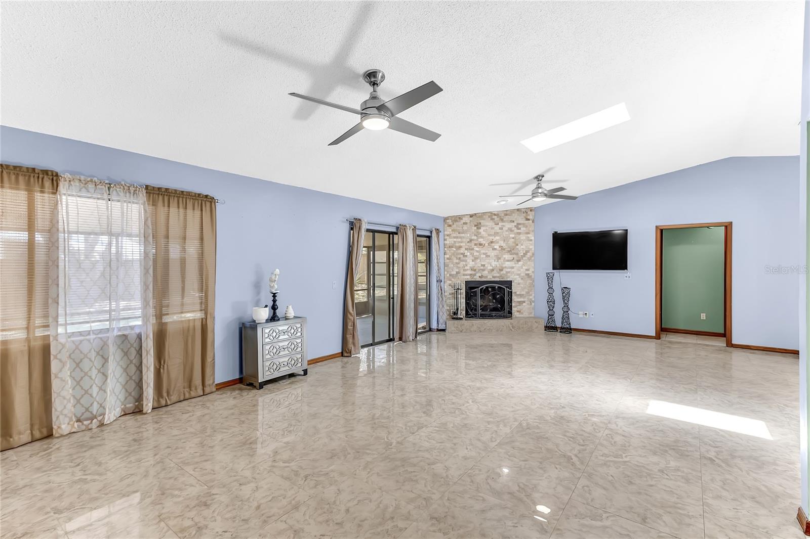3547 Medford Rd Property Photo 9
