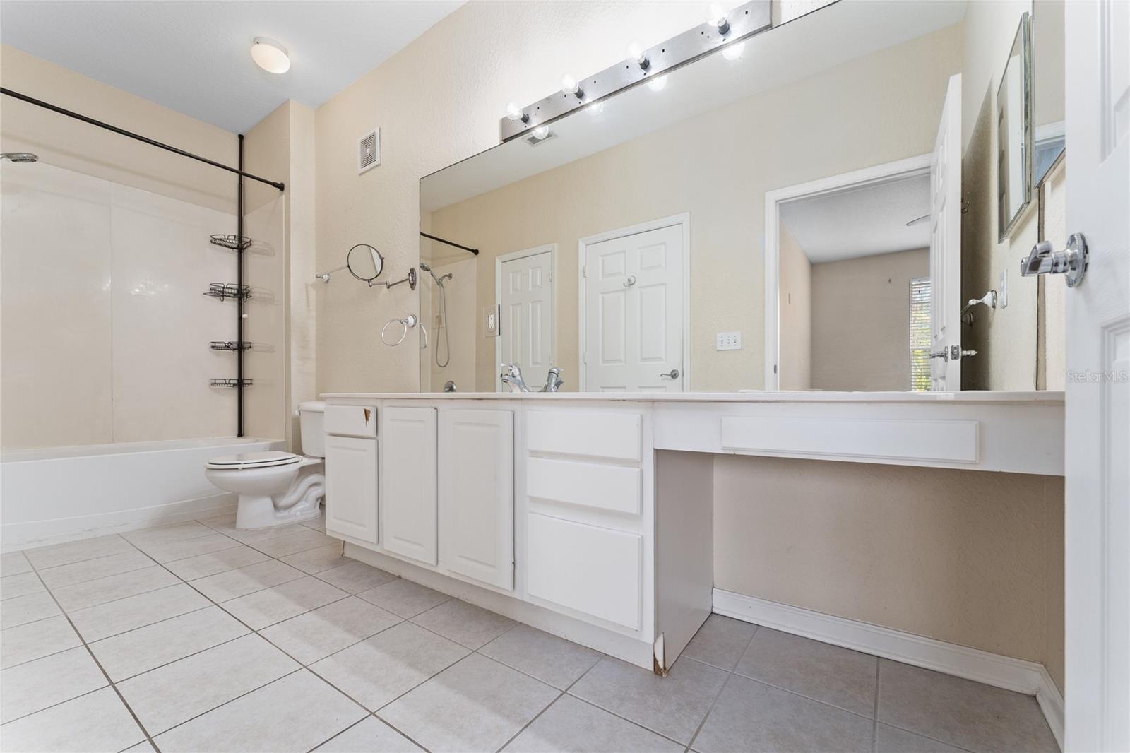 8630 Buccilli Dr #110 Property Photo 16