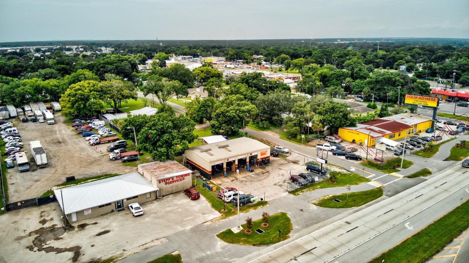 2016 West Memorial Boulevard Property Photo 11