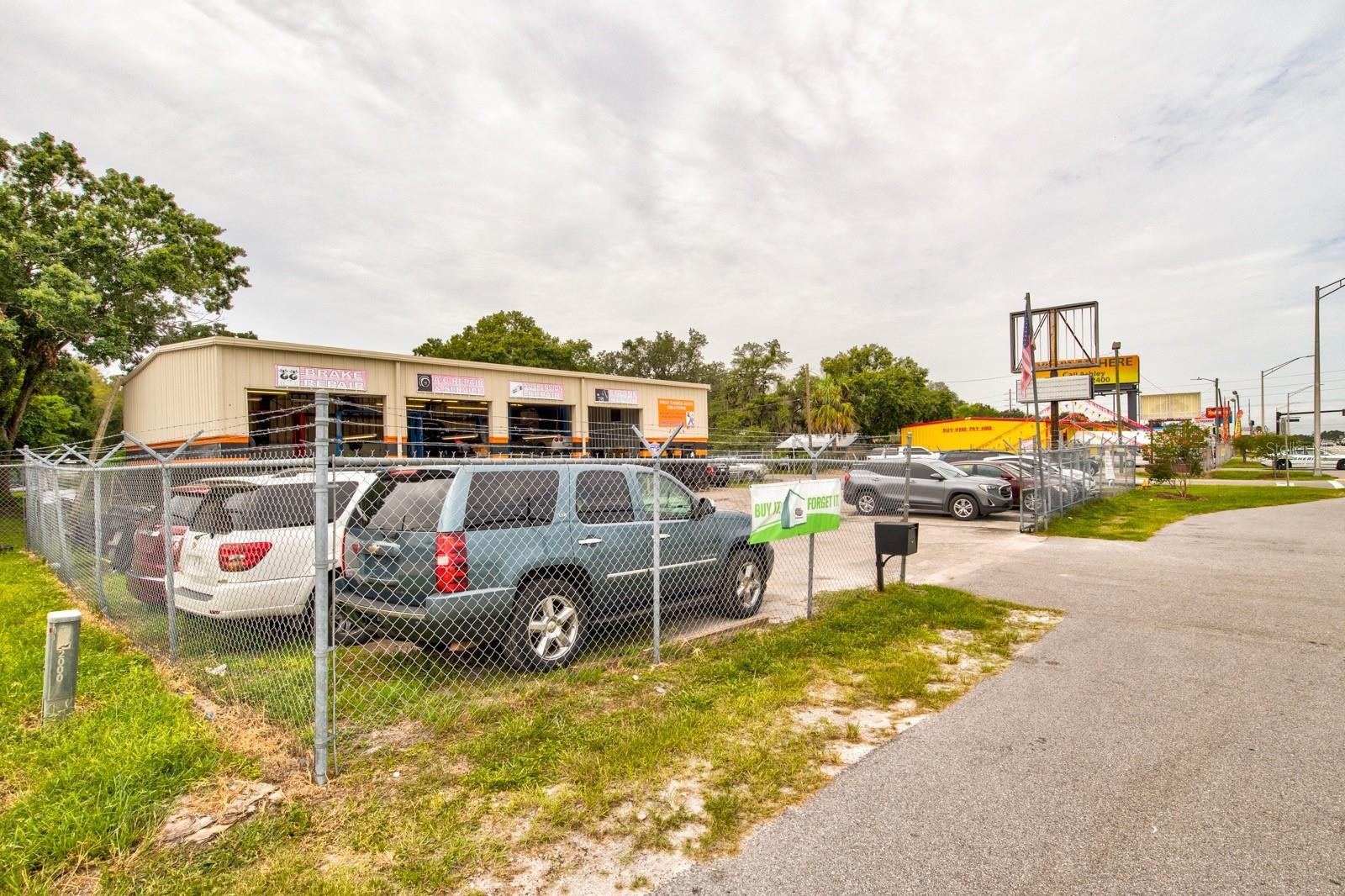 2016 West Memorial Boulevard Property Photo 26