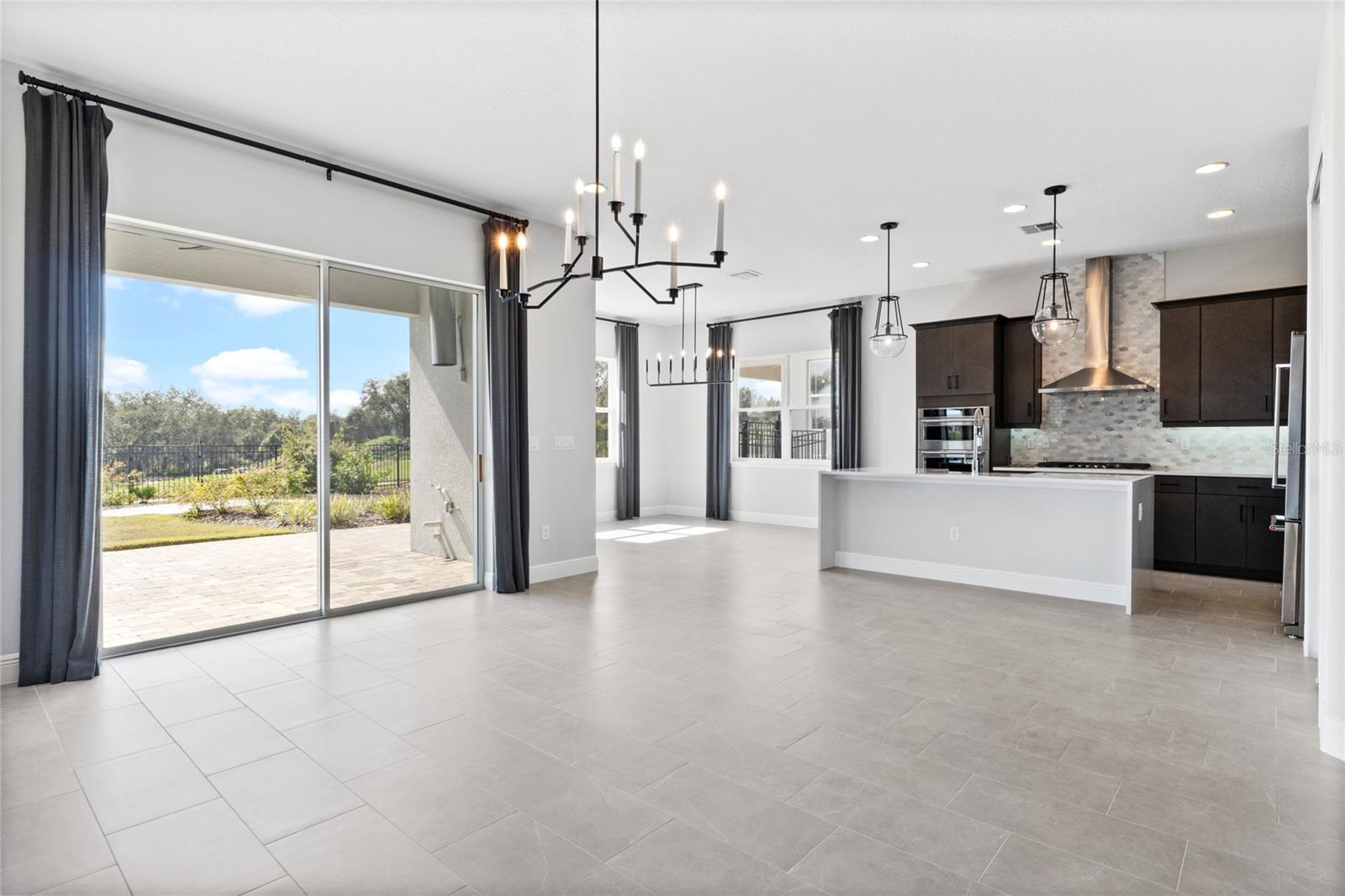 16112 Vetta Dr Property Photo 3