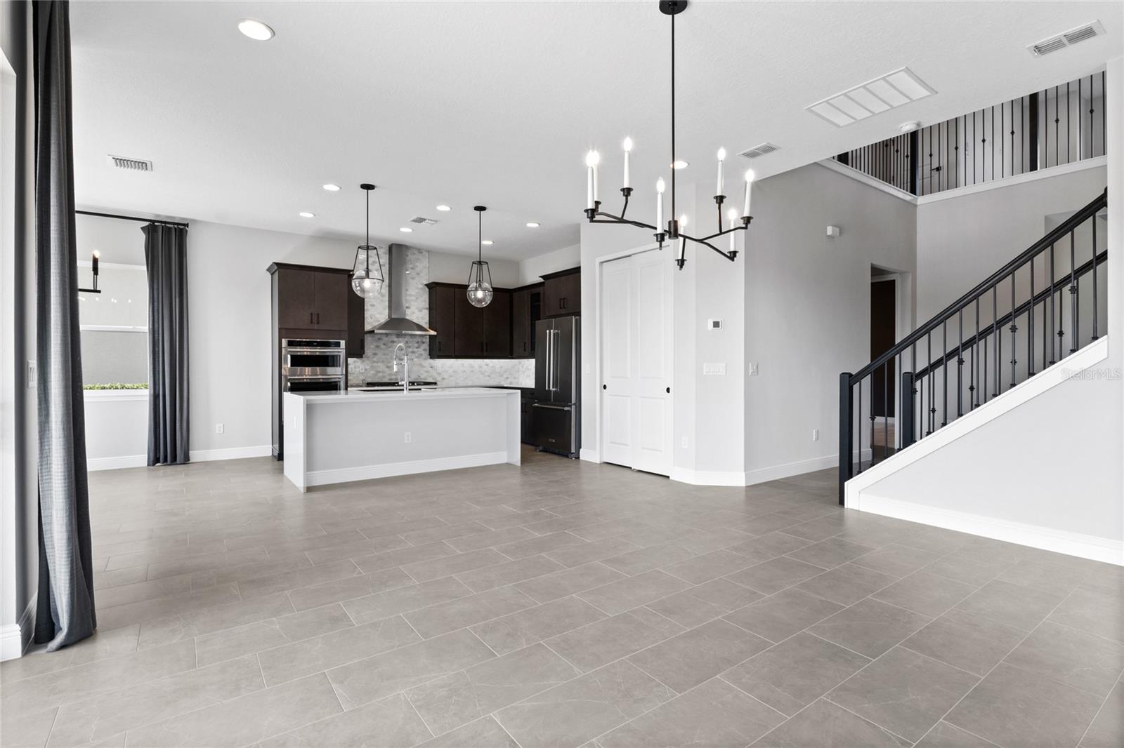 16112 Vetta Dr Property Photo 4
