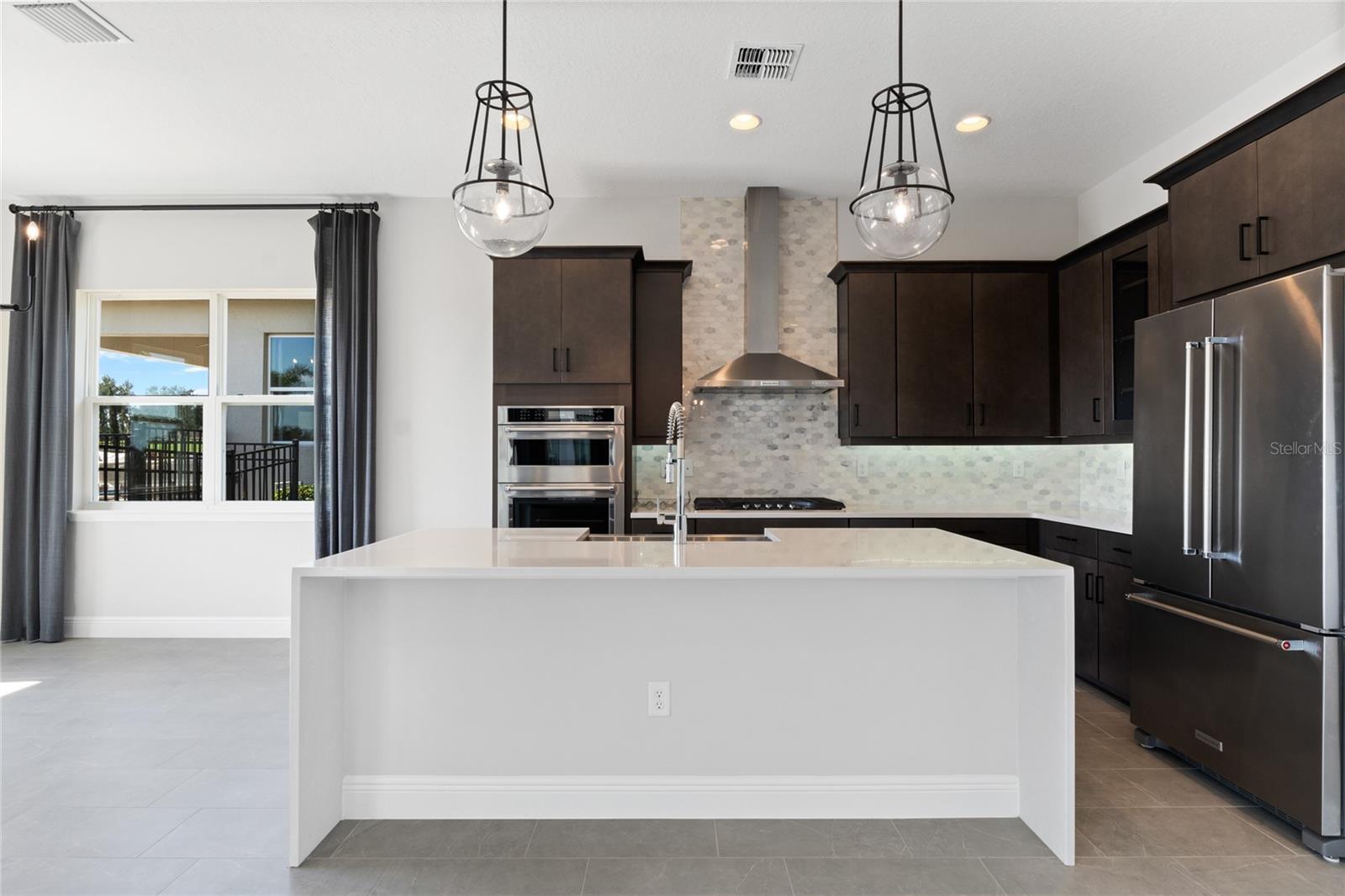 16112 Vetta Dr Property Photo 8