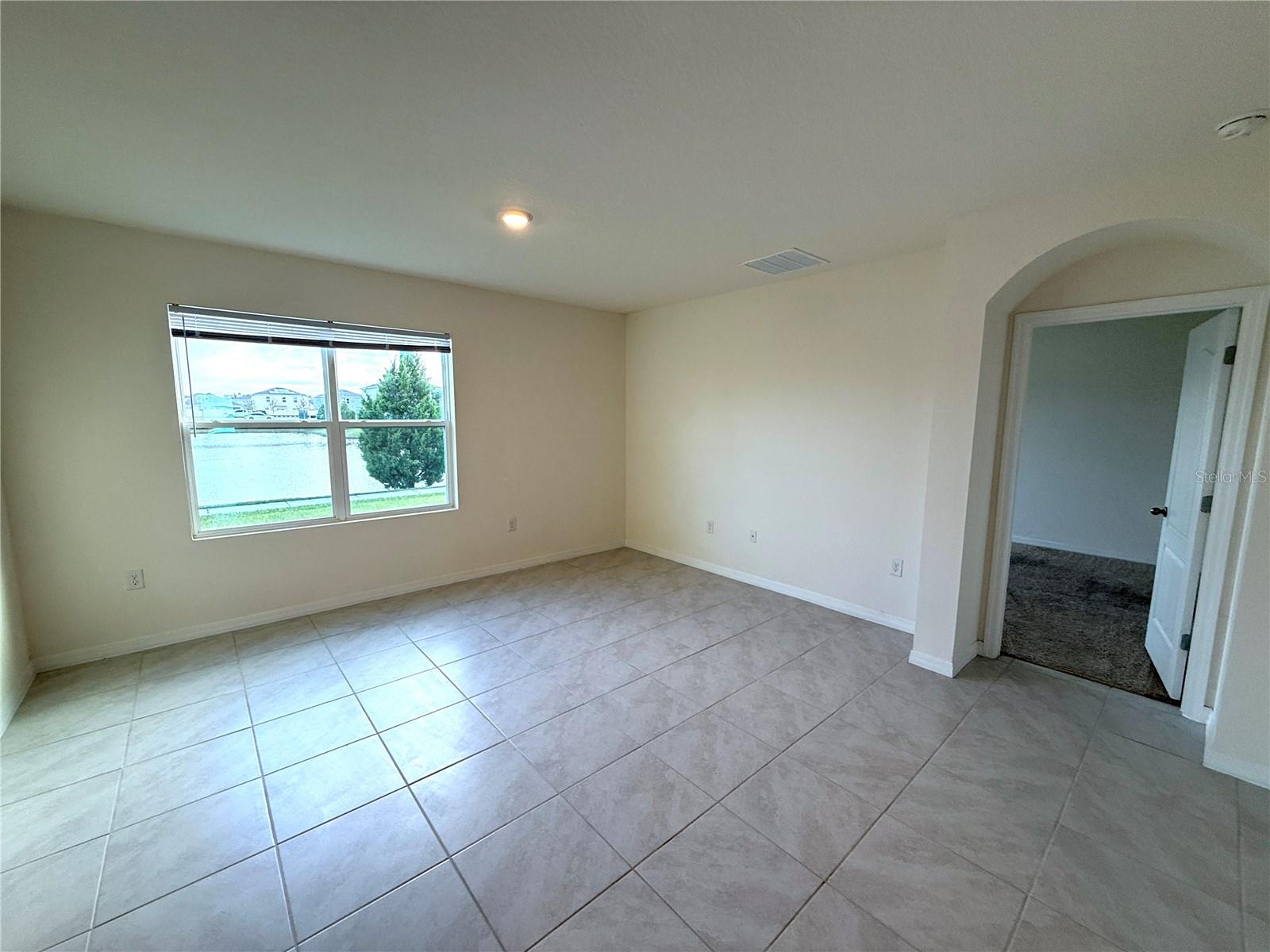 2877 Sunridge Loop Property Photo 5