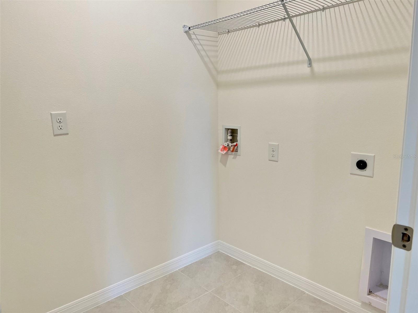 2877 Sunridge Loop Property Photo 17
