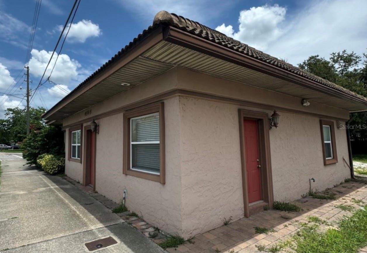 4545 Edgewater Dr Property Photo 1