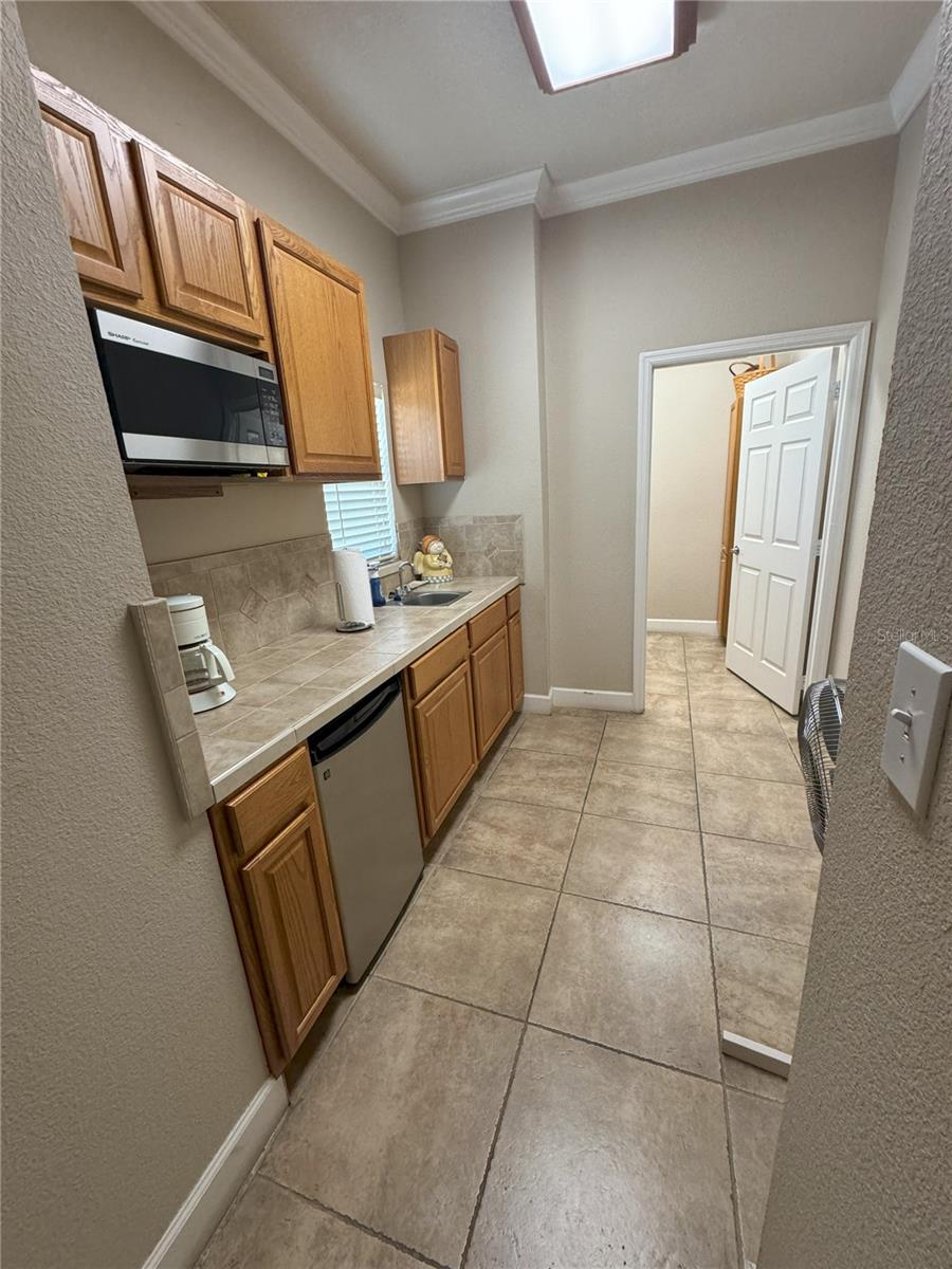 4545 Edgewater Dr Property Photo 4