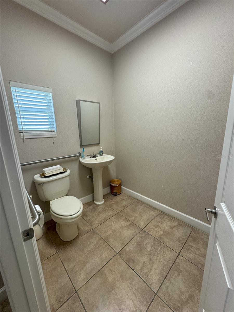 4545 Edgewater Dr Property Photo 5