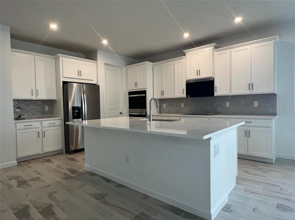 13154 Pergola Ave Property Photo 4