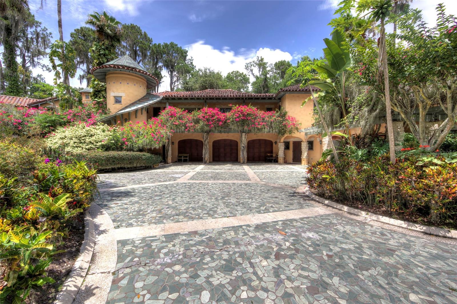 9291 Point Cypress Dr Property Photo 4