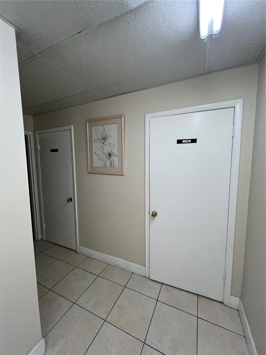 5661 Vineland Rd Property Photo 7