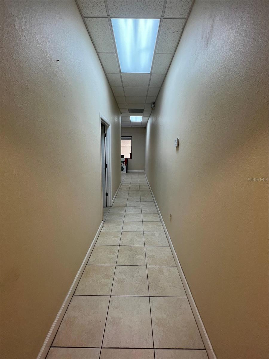 5661 Vineland Rd Property Photo 13
