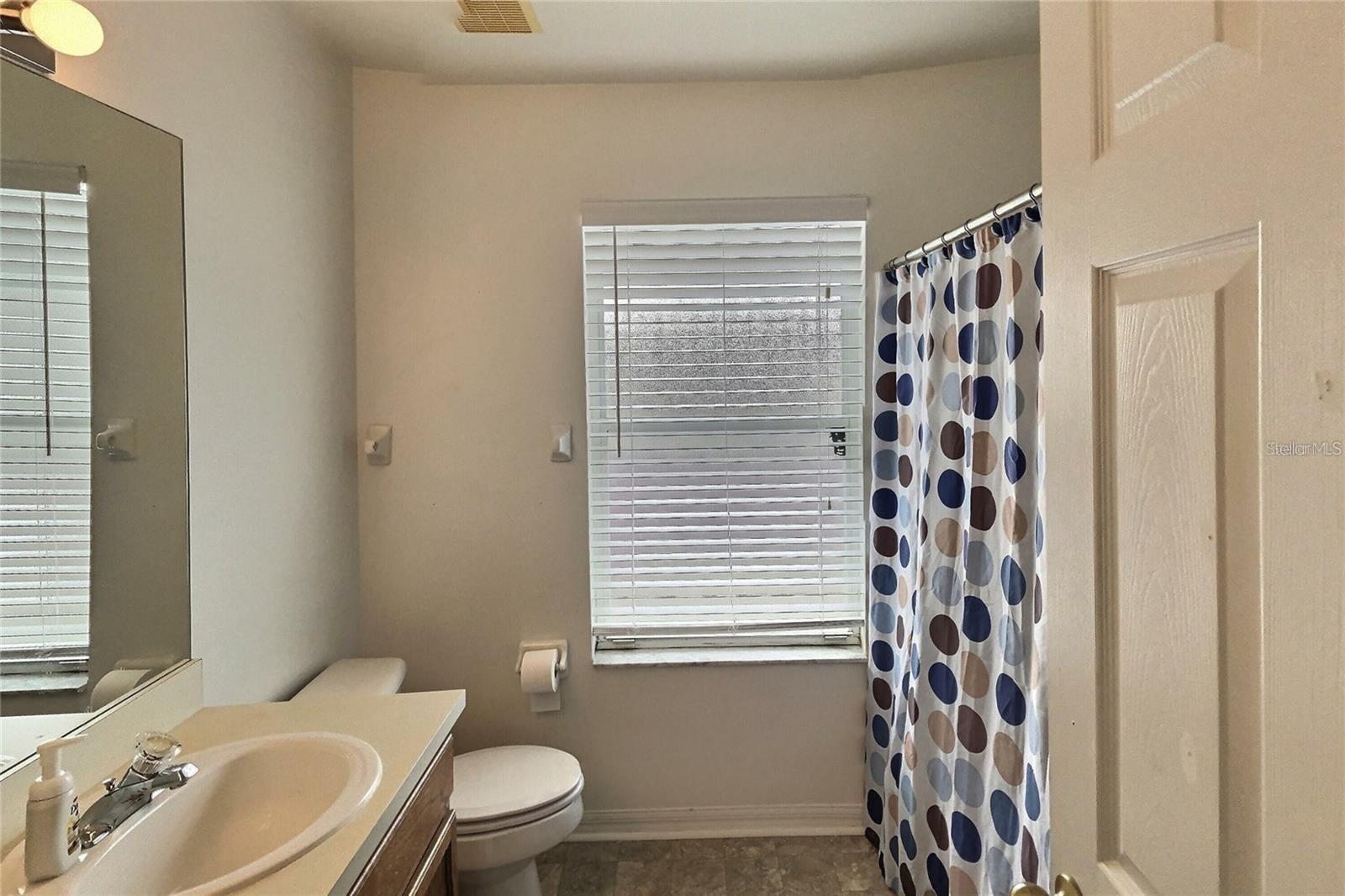 114 Langham Dr Property Photo 4
