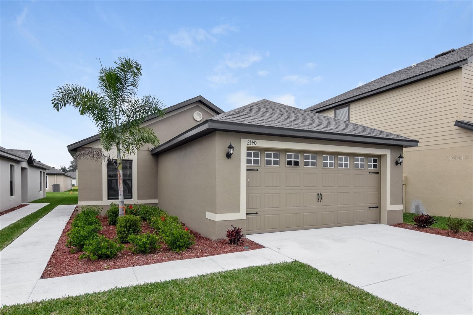 2140 Peyto Way Property Photo
