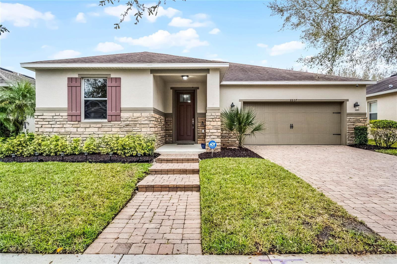 8807 Tatara St Property Photo