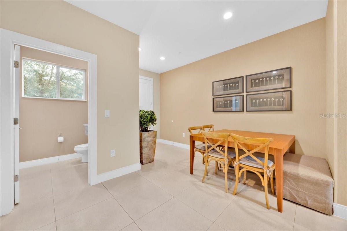 7663 Recife Dr Property Photo 4