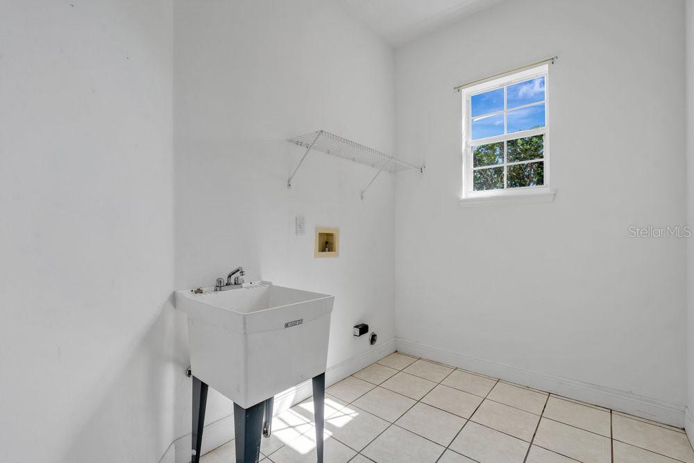 1601 Billingshurst Ct Property Photo 33