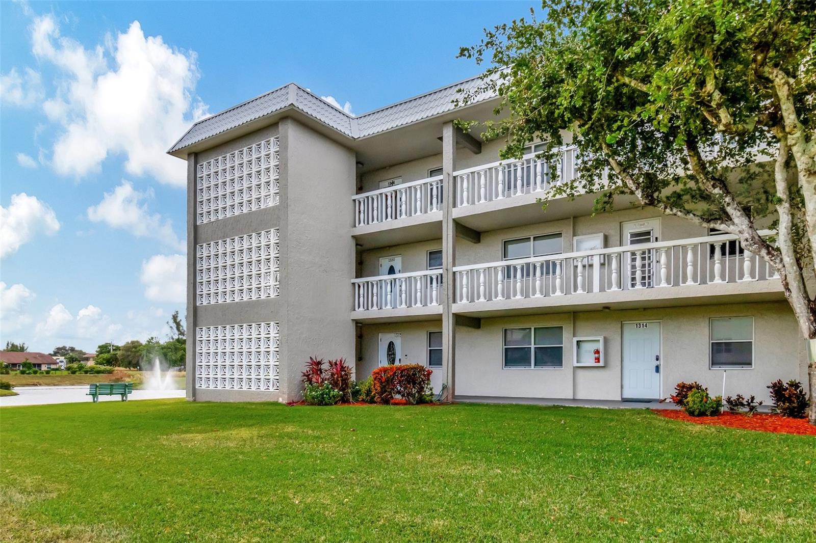 Boca Raton Real Estate Listings Main Image