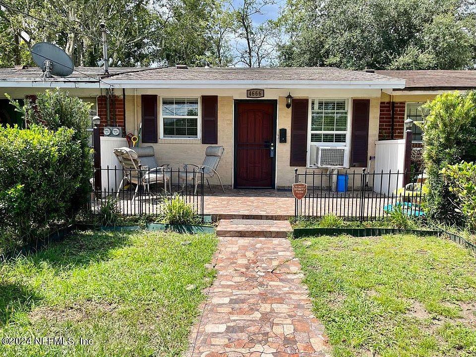 4666 Ken Knight Dr N Property Photo