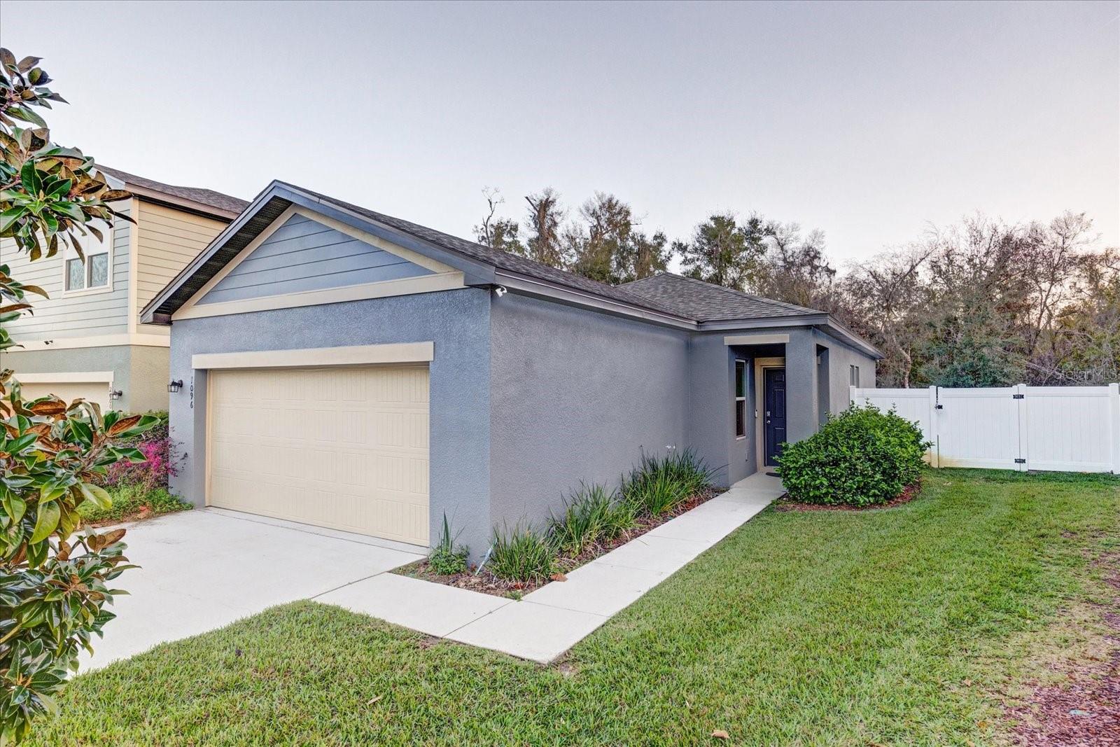 1096 Cades Cove Way Property Photo