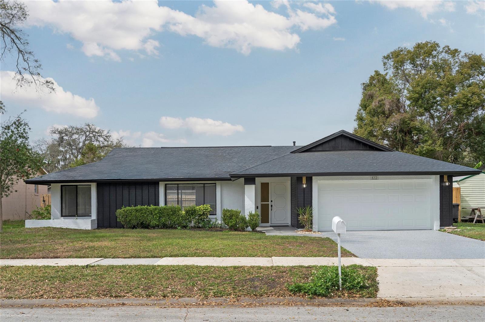 832 Rill Dr Property Photo