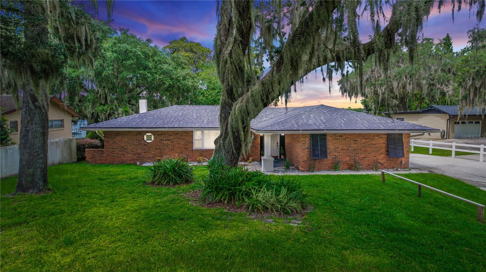 5584 N Dean Rd Property Photo