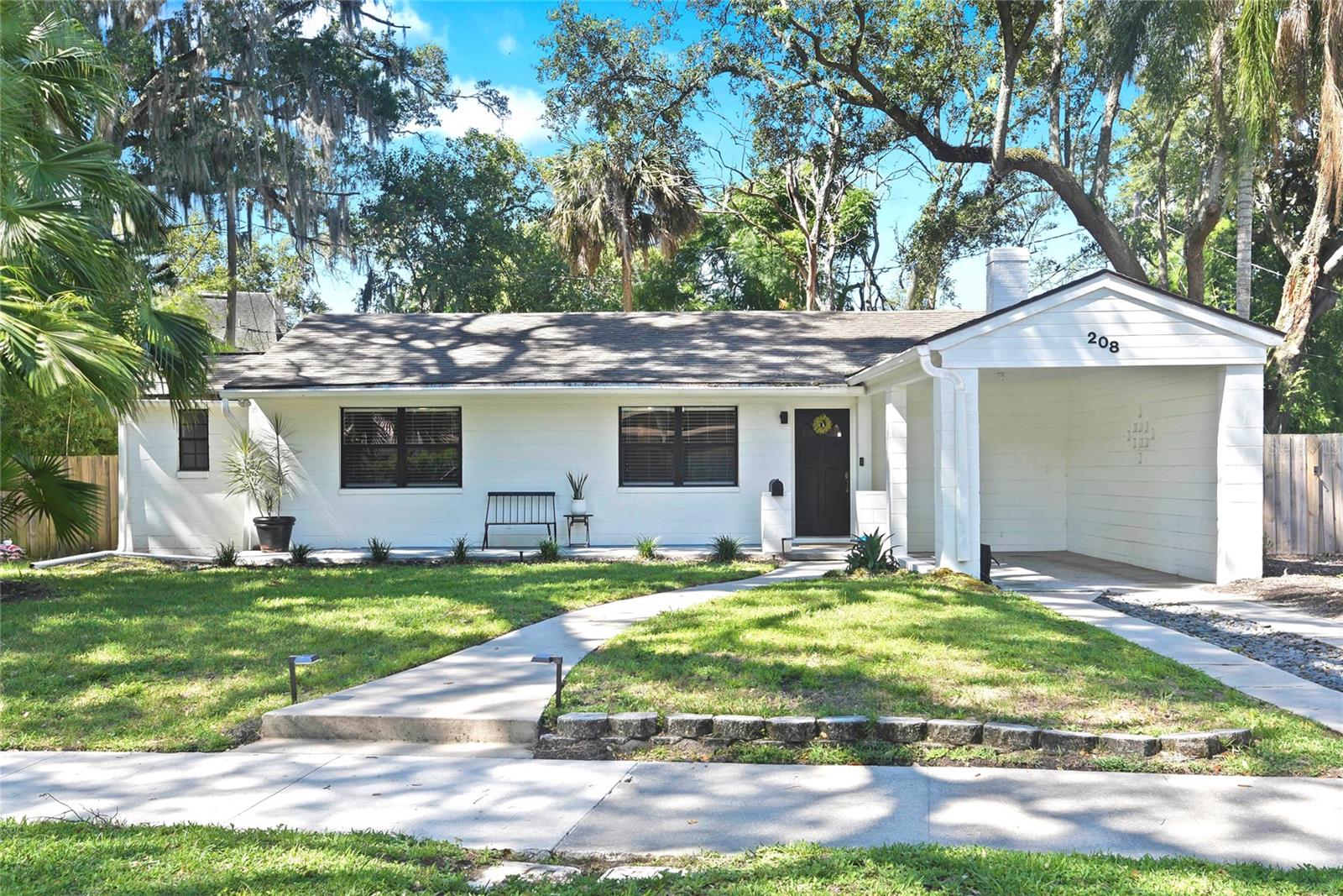 208 Whittier Cir Property Photo