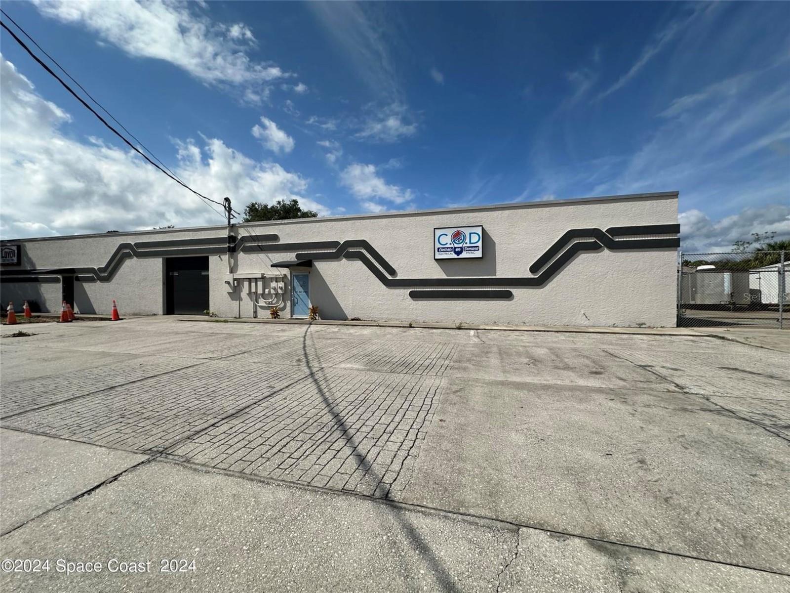 3834 S Hopkins Ave Property Photo 1