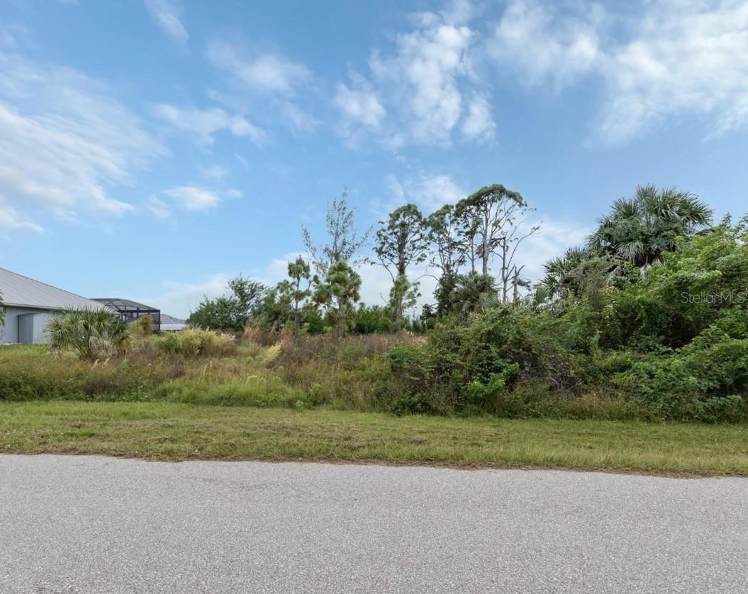 15664 ALDAMA CIR Property Photo 1