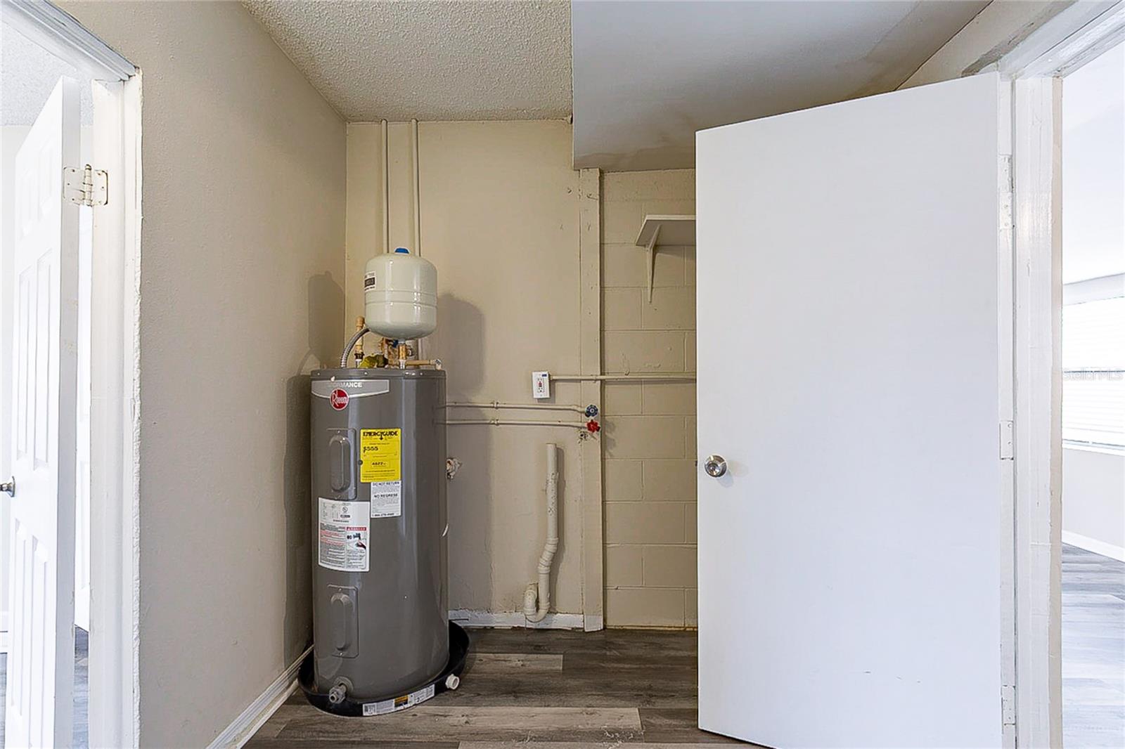 8528 Gold Ridge Cir Property Photo 28