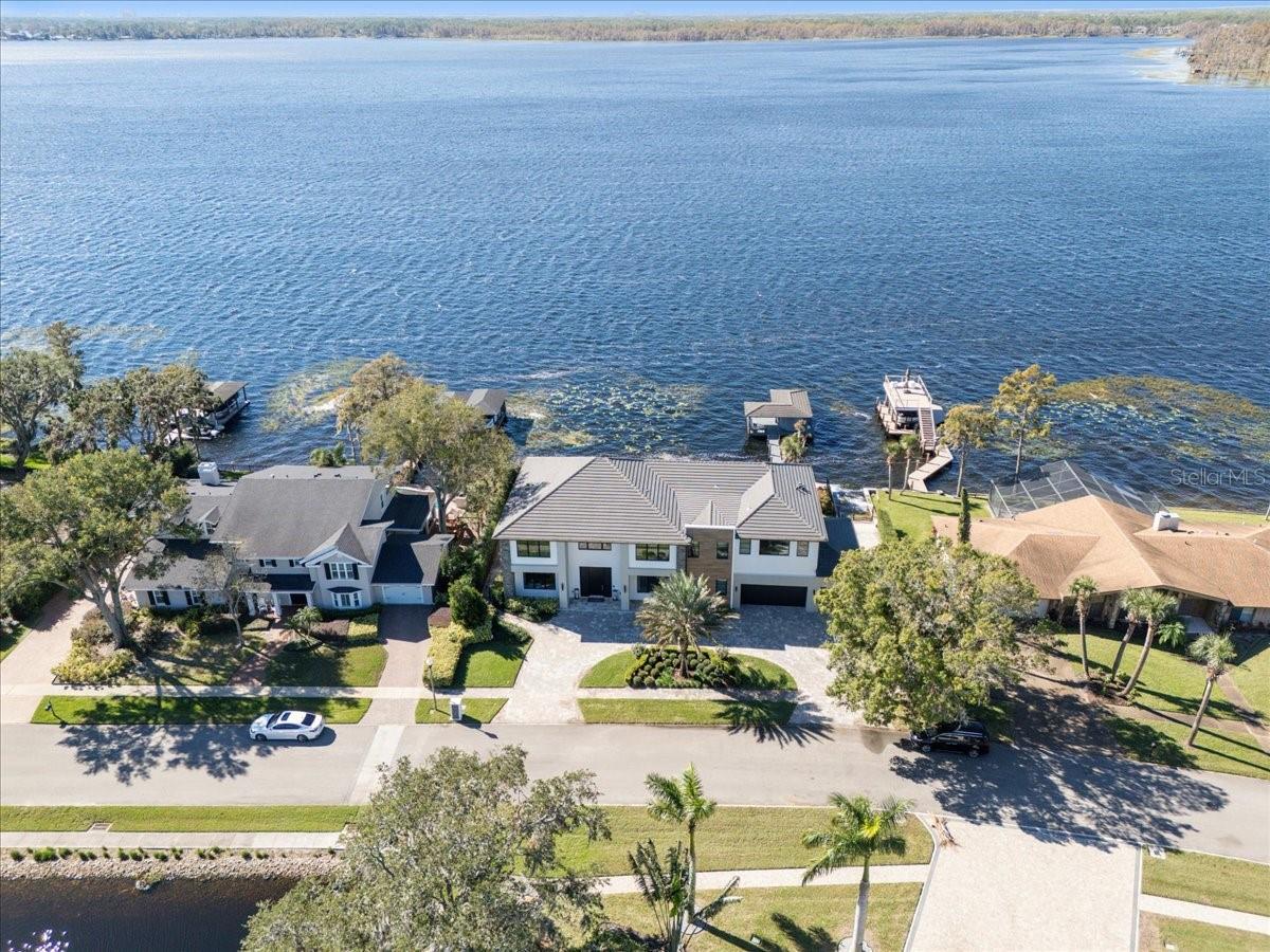 9138 Bay Point Dr Property Photo