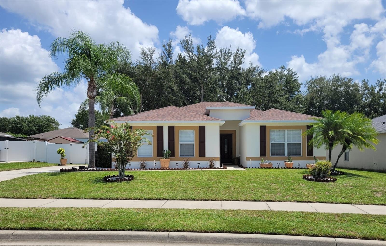 930 Lake Doe Blvd Property Photo
