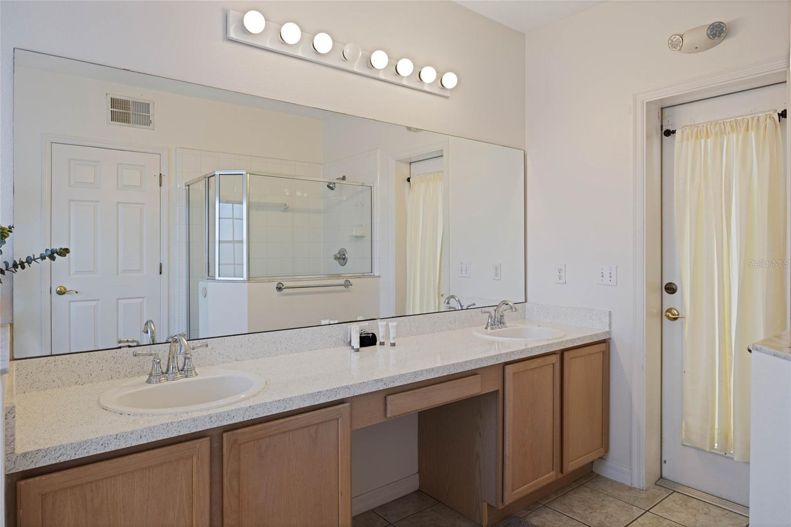 7902 Silver Bass Ct Property Photo 9