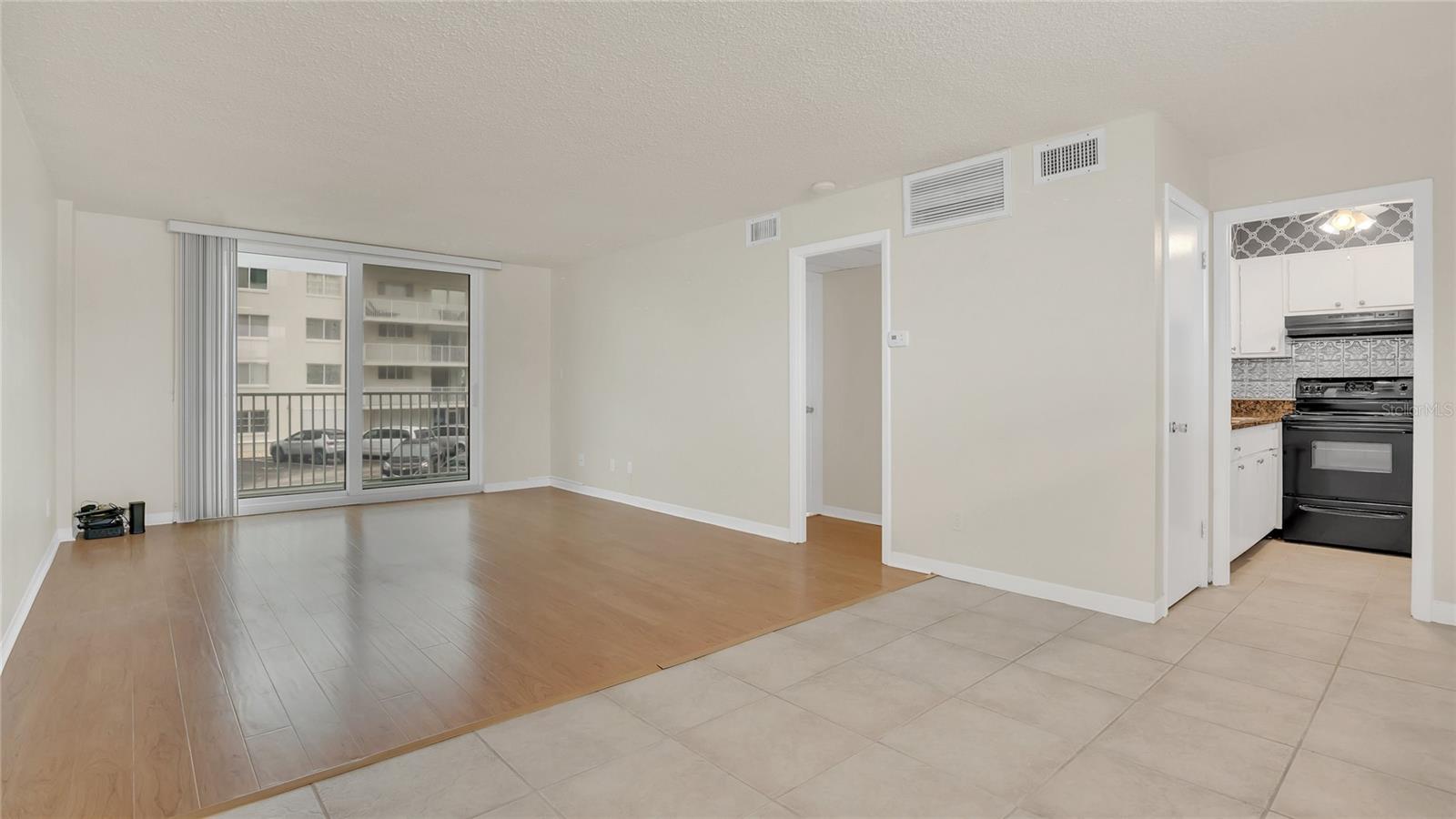 2727 N Atlantic Ave #2020 Property Photo 4