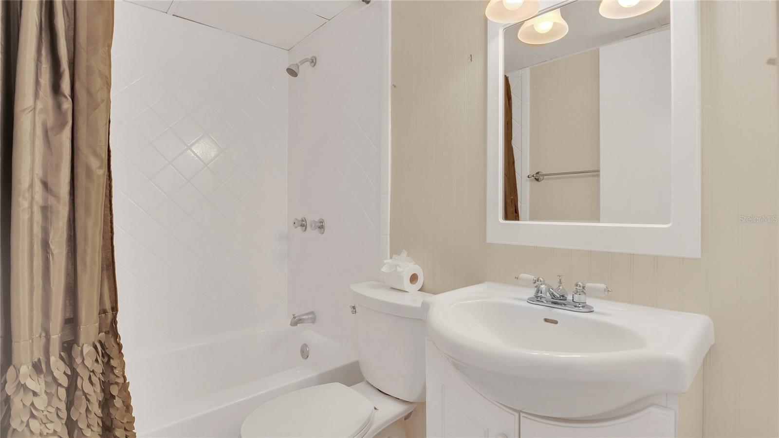 2727 N Atlantic Ave #2020 Property Photo 14