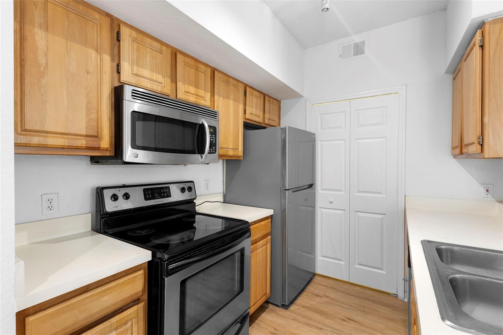 13037 Mulberry Park Dr #529 Property Photo 5