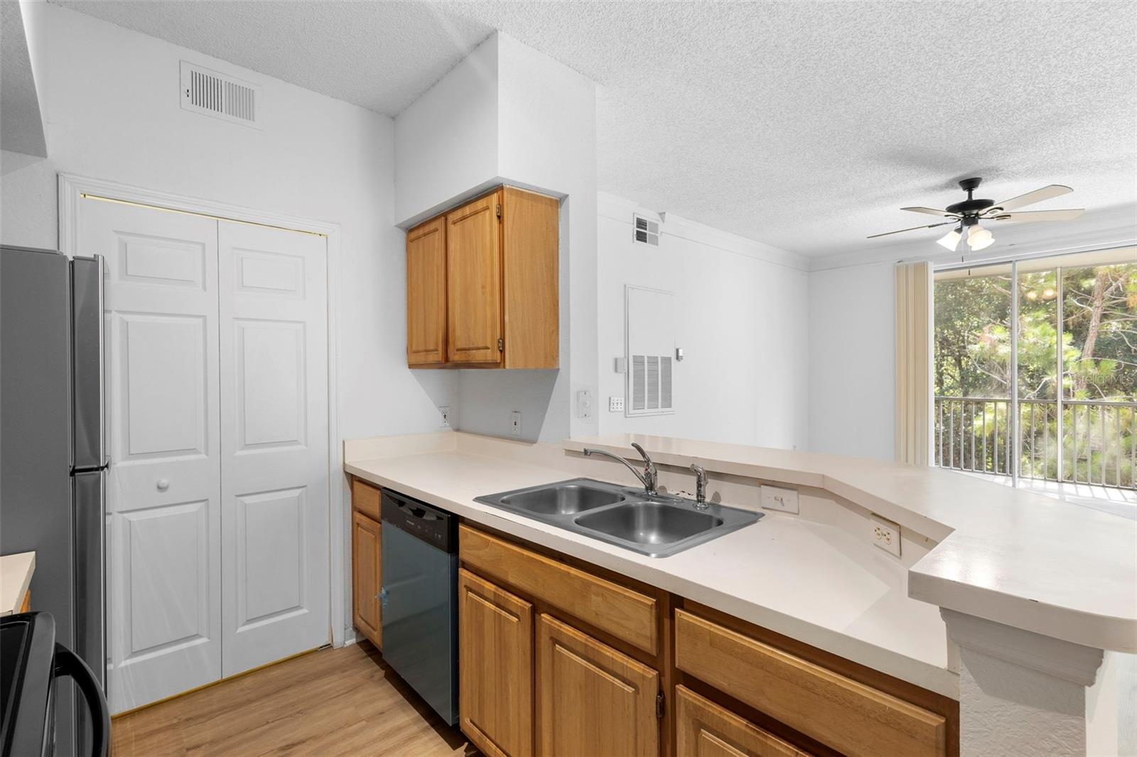 13037 Mulberry Park Dr #529 Property Photo 6