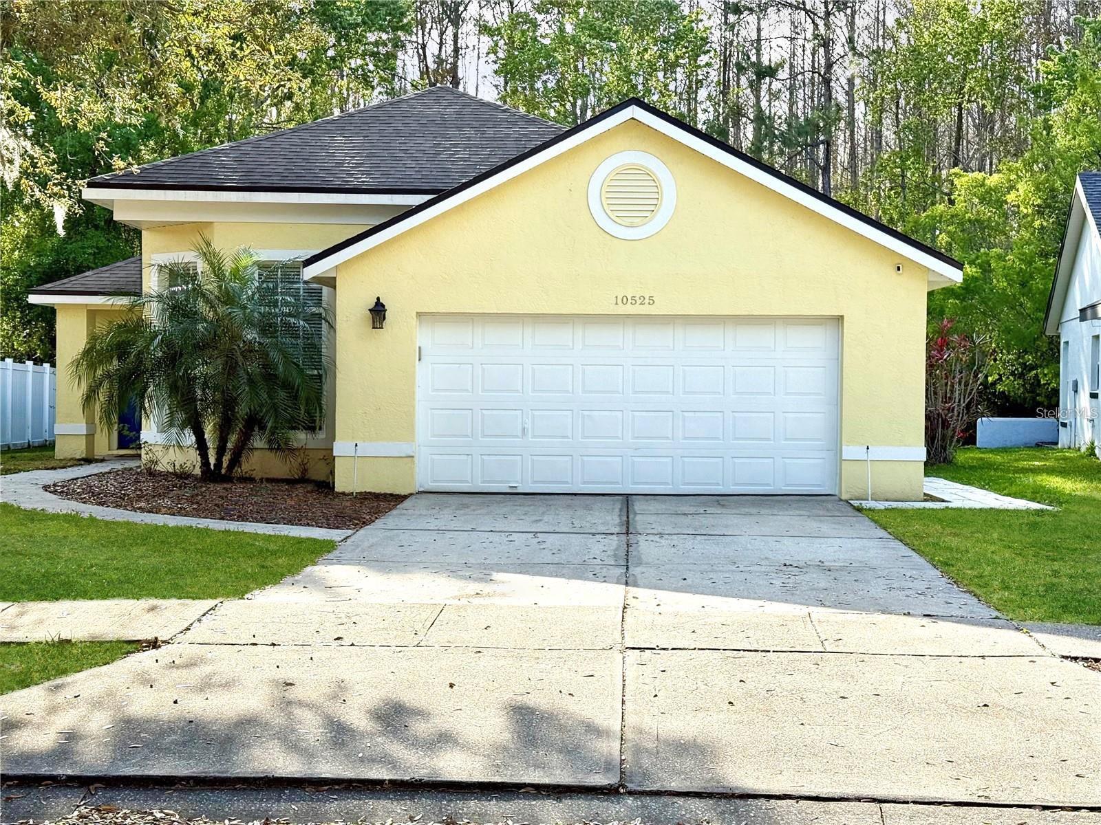 10525 Satinwood Cir Property Photo