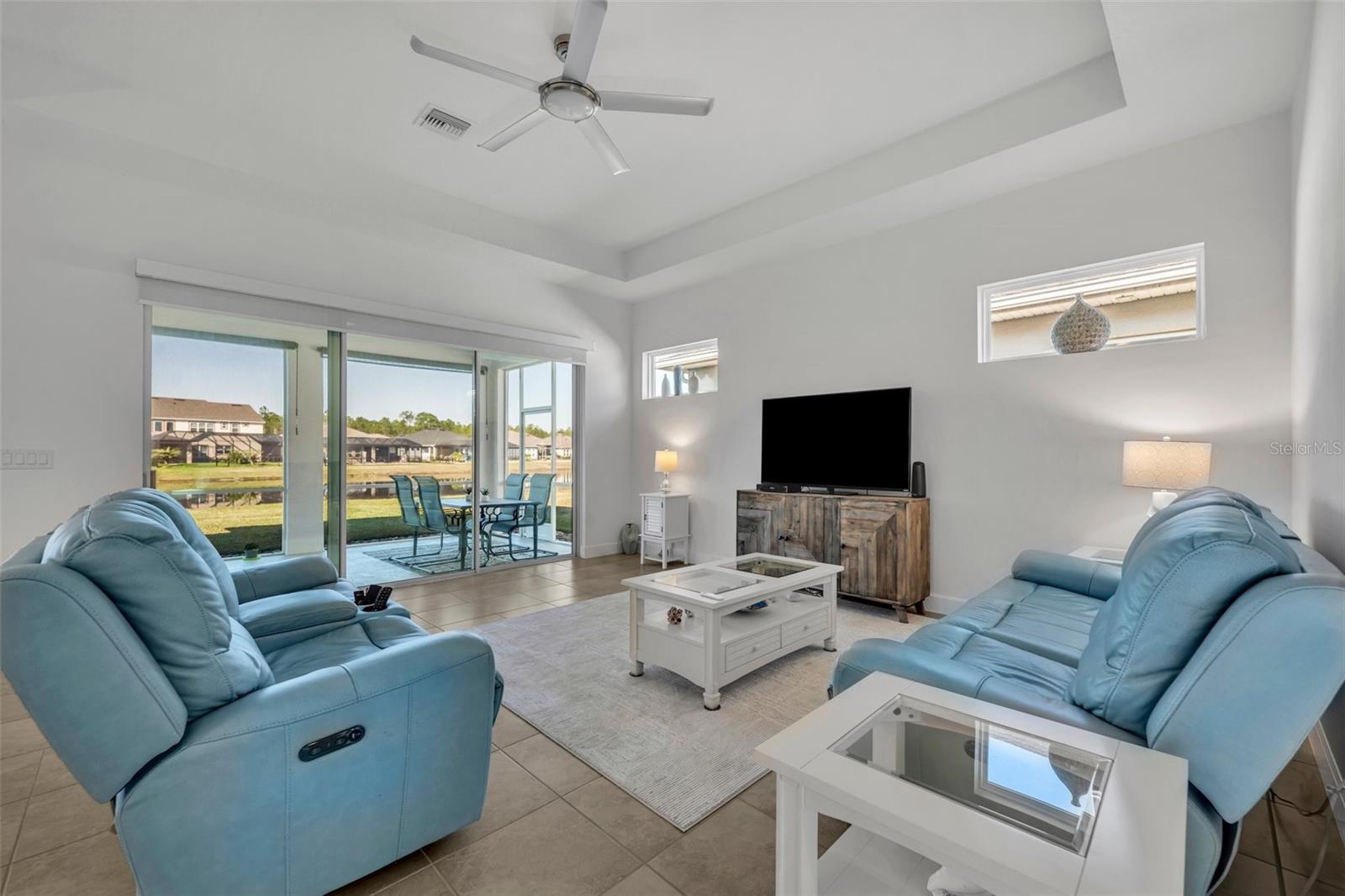 585 Mosaic Blvd Property Photo 12