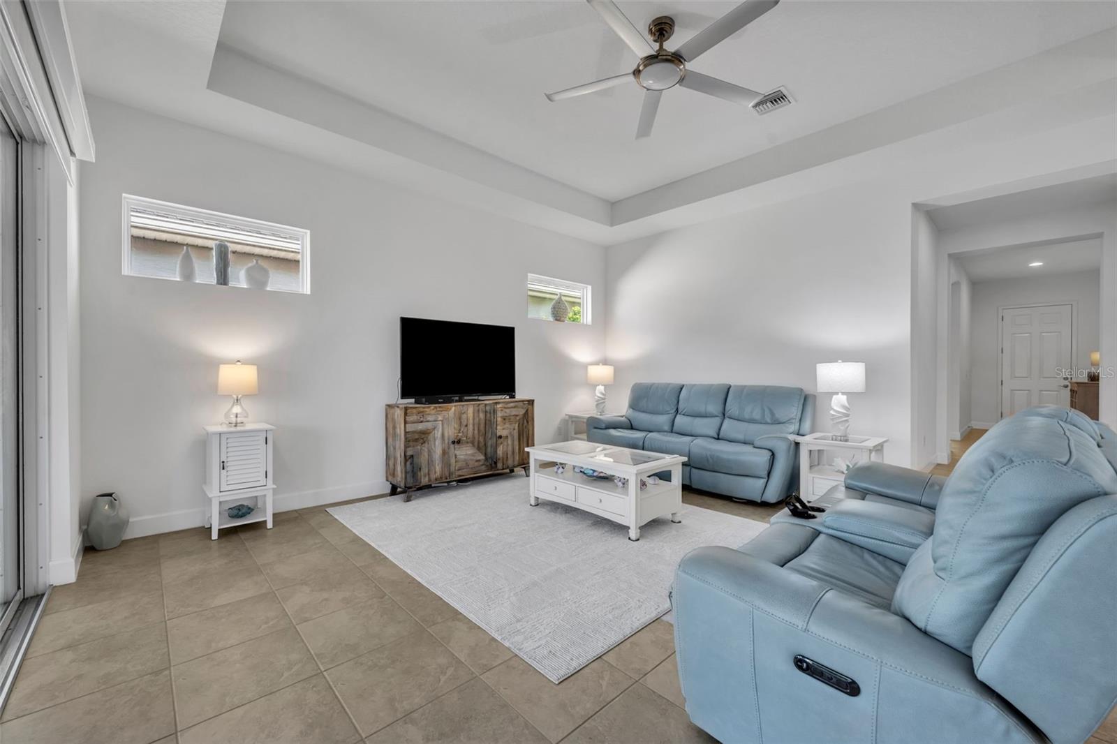 585 Mosaic Blvd Property Photo 13