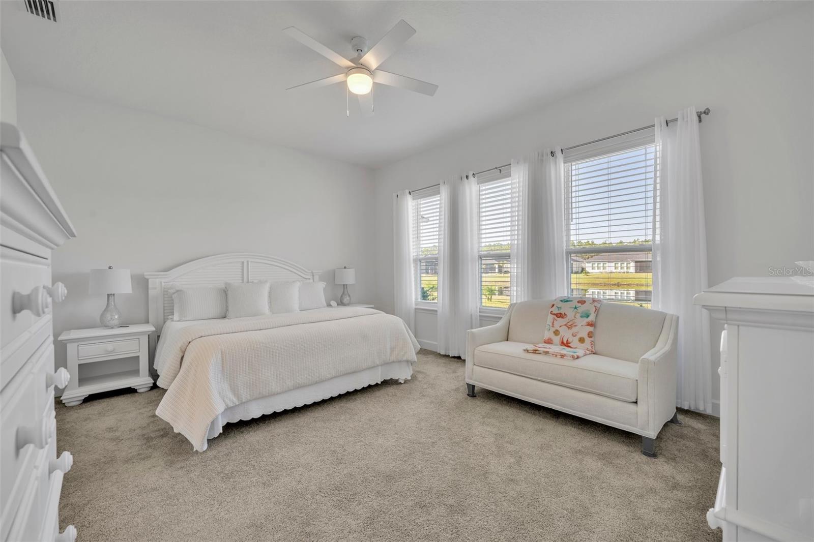 585 Mosaic Blvd Property Photo 18