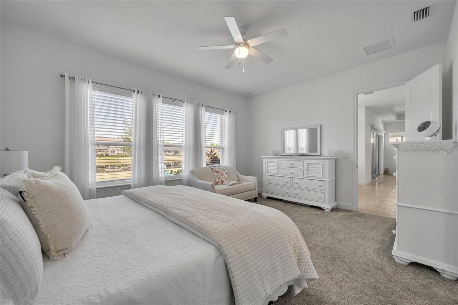 585 Mosaic Blvd Property Photo 19