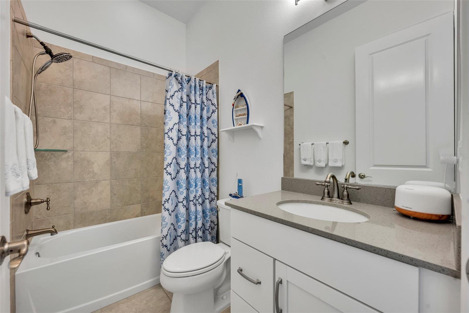 585 Mosaic Blvd Property Photo 24