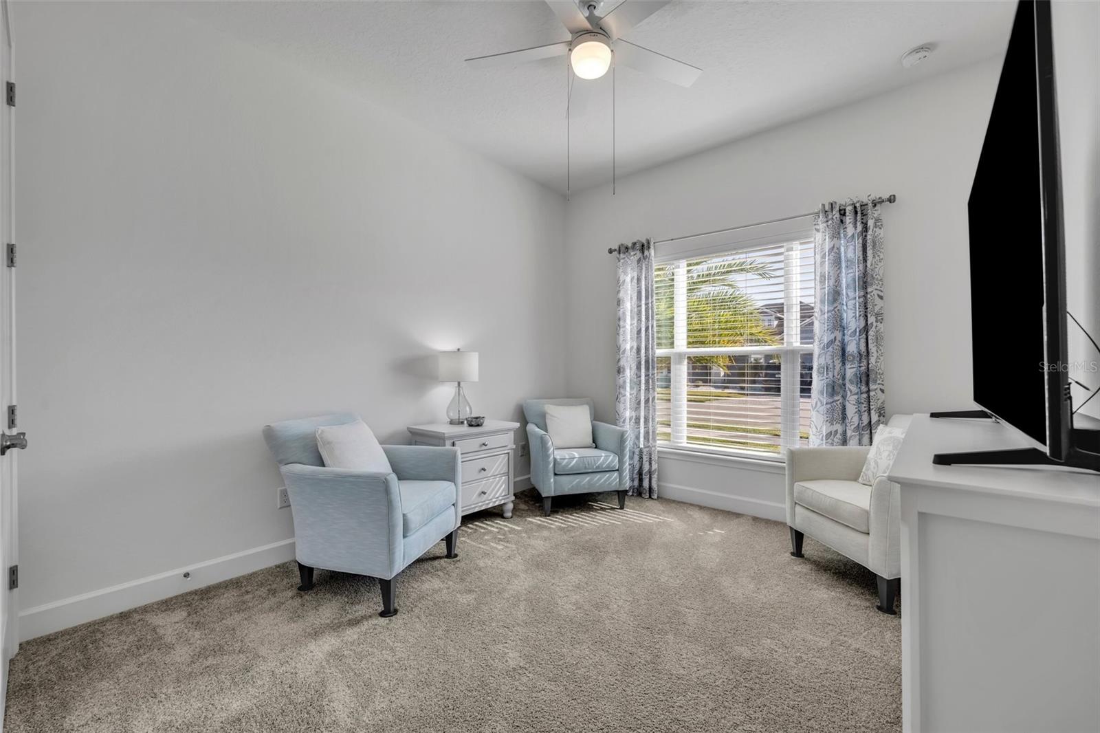 585 Mosaic Blvd Property Photo 25