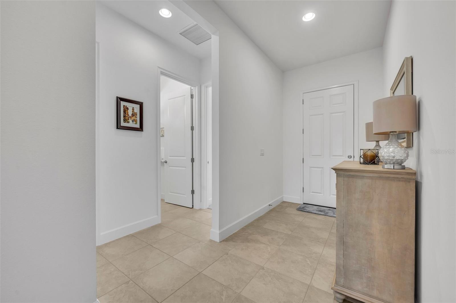 585 Mosaic Blvd Property Photo 27